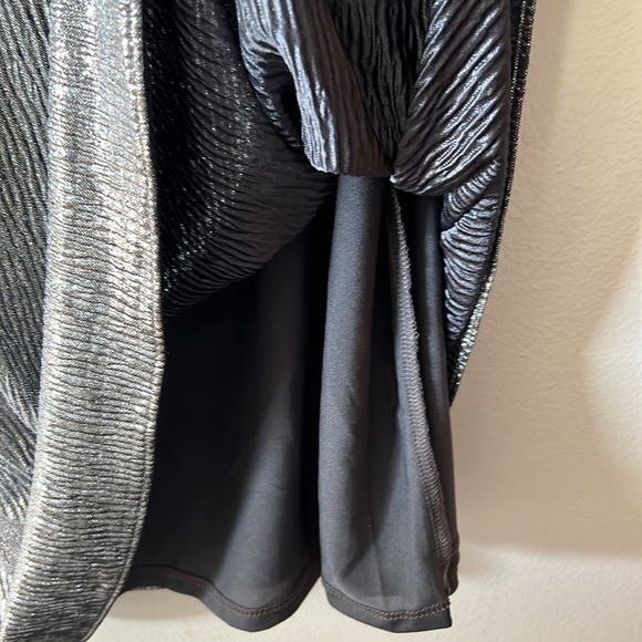 3/$20 Loft Metallic Silver Lined Spaghetti Strap Top - Picture 5 of 6